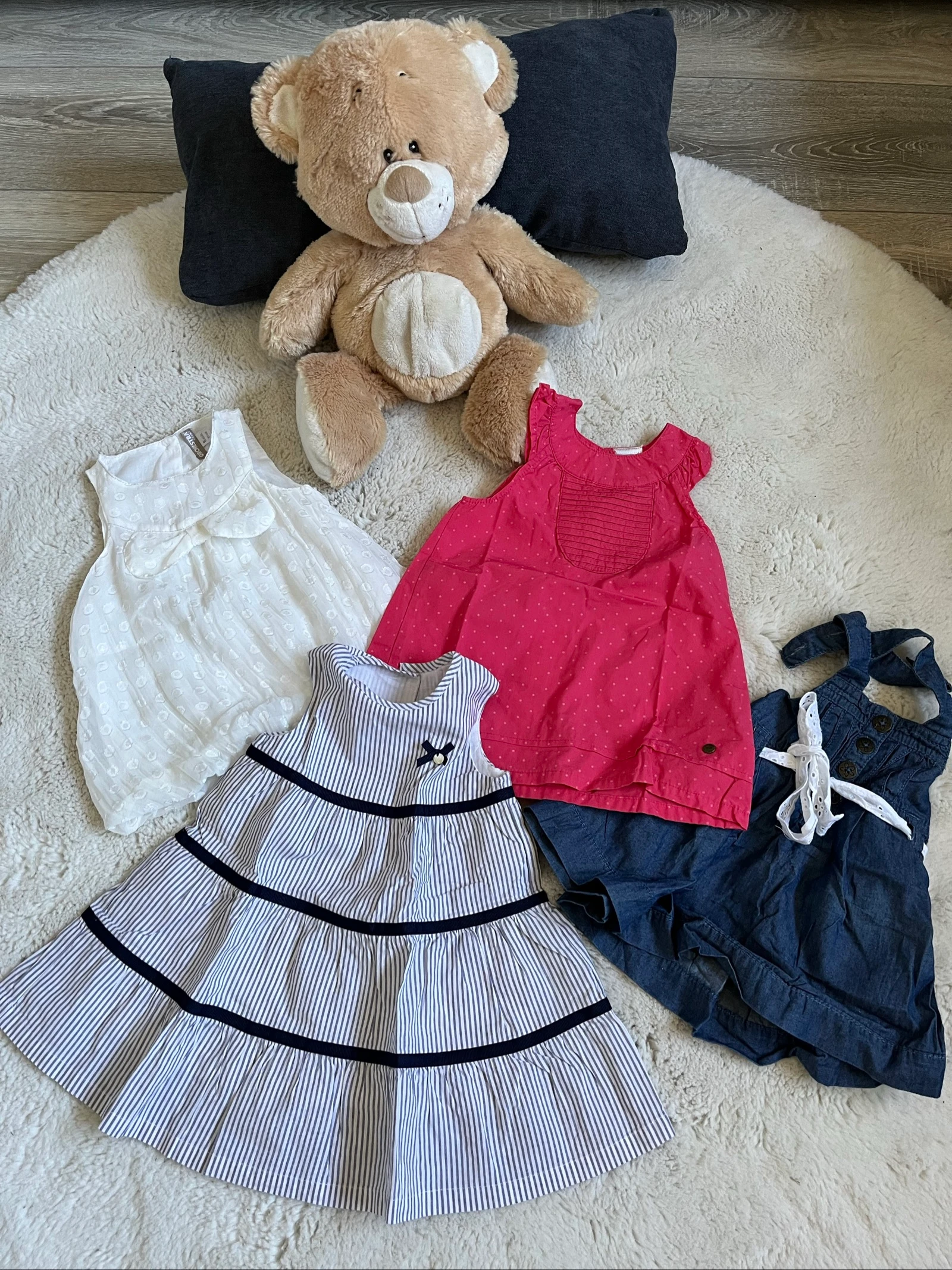 Lot robes été fille 6 mois 